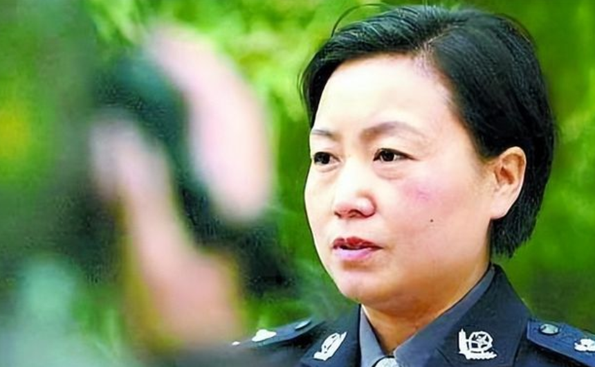 "好色女虎"安惠君,大肆敛财,逼迫帅气男下属与其发生关系