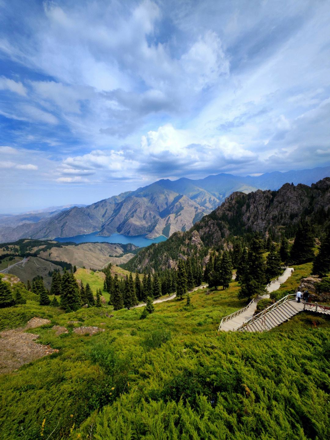 新疆天山天池风景名胜区,风景让人陶醉,想要长久留在这里