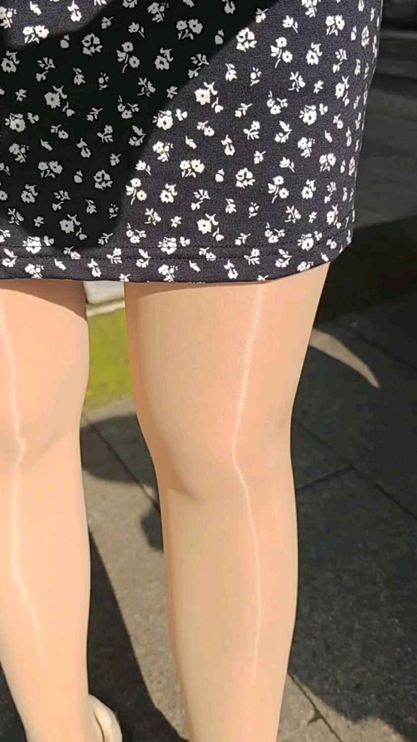 不知道为什么叫马油袜,但是上身效果很好