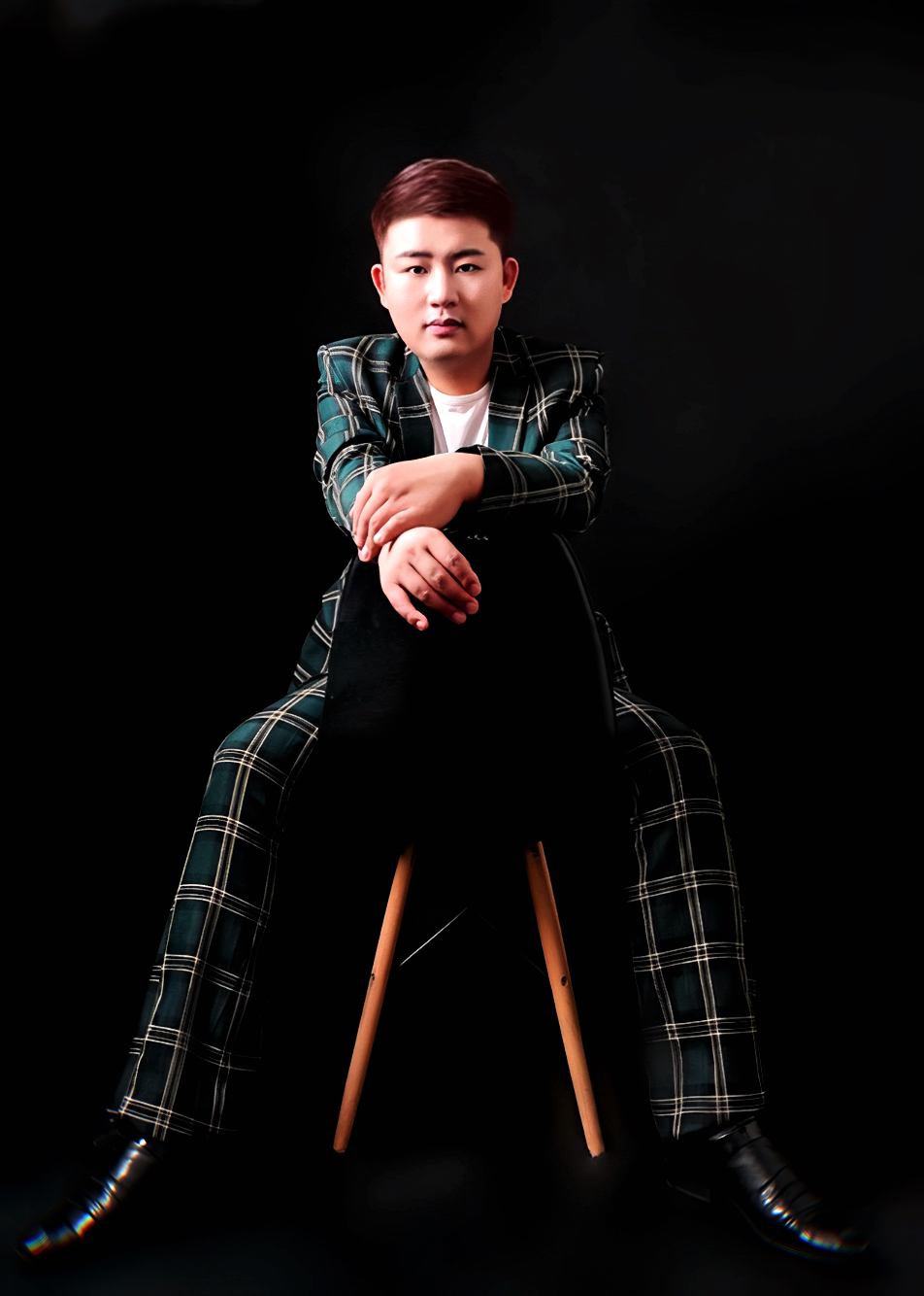 歌手张艺腾发行单曲《梦中人》正式出道