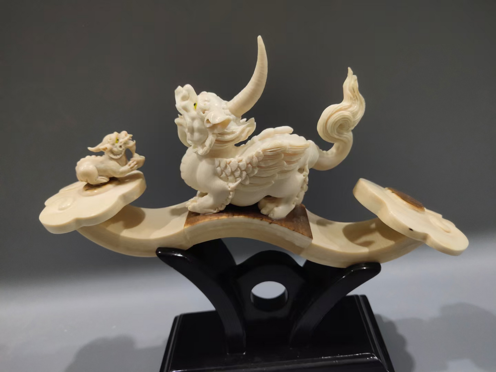 97猛犸象牙摆件  [色]招财貔貅 [色]大师精雕精选猛犸顶级冰料,牙质