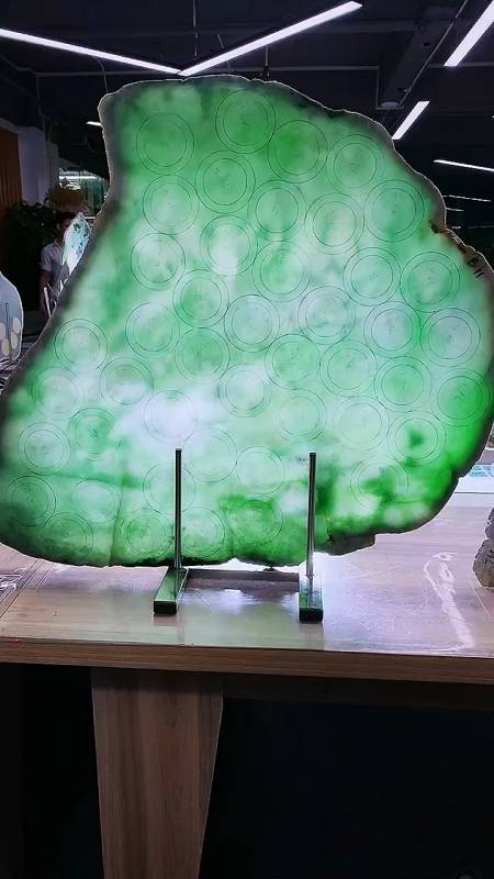 翡翠玉石大板料,手镯位多,任挑选!-度小视