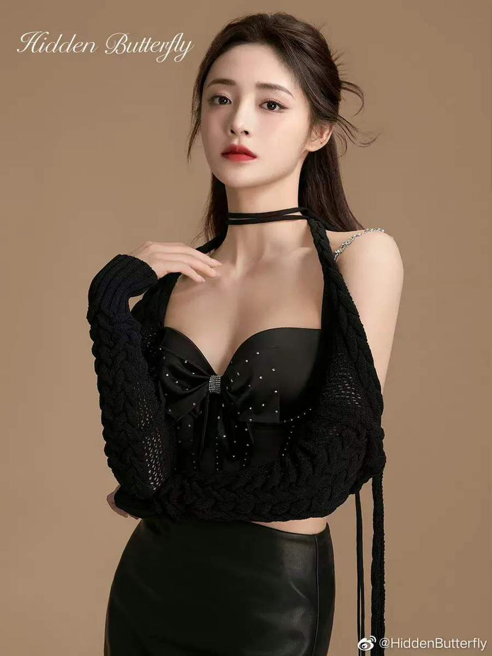 周洁琼性感吊带网纱裙,美女与黑色适配度让人看起来永远那么高级!