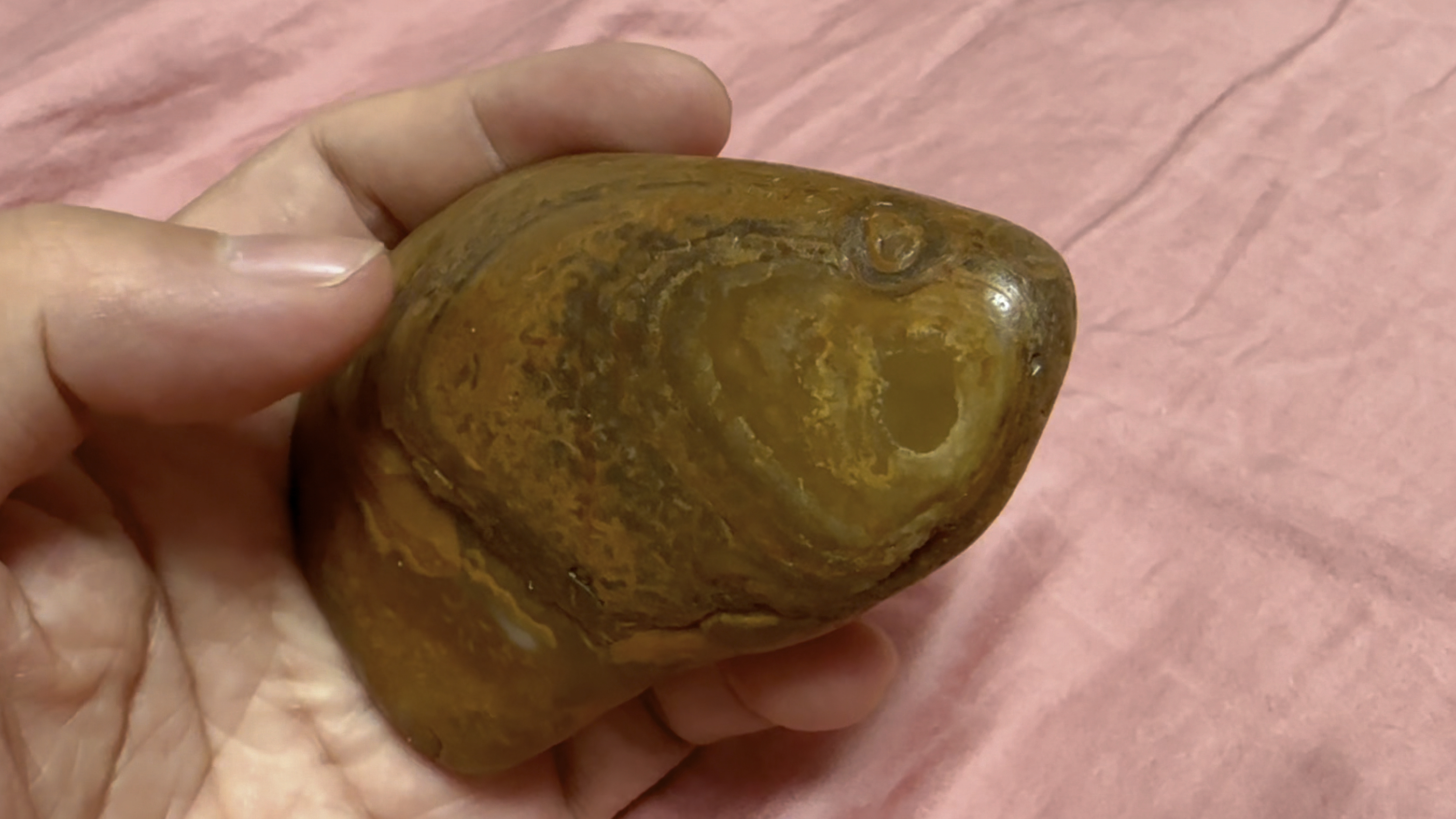分享一块收藏多年的精品玛瑙小奇石:《鱼》