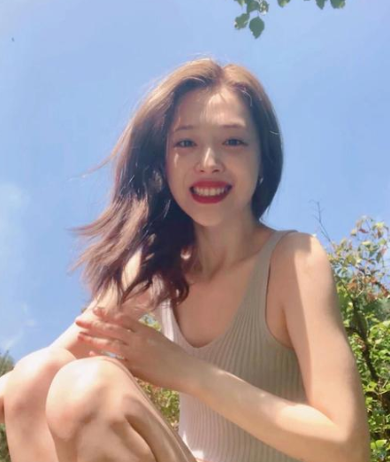 上台领奖被塞"玩具",成为31个财阀玩物,韩国娱乐圈有多恐怖?