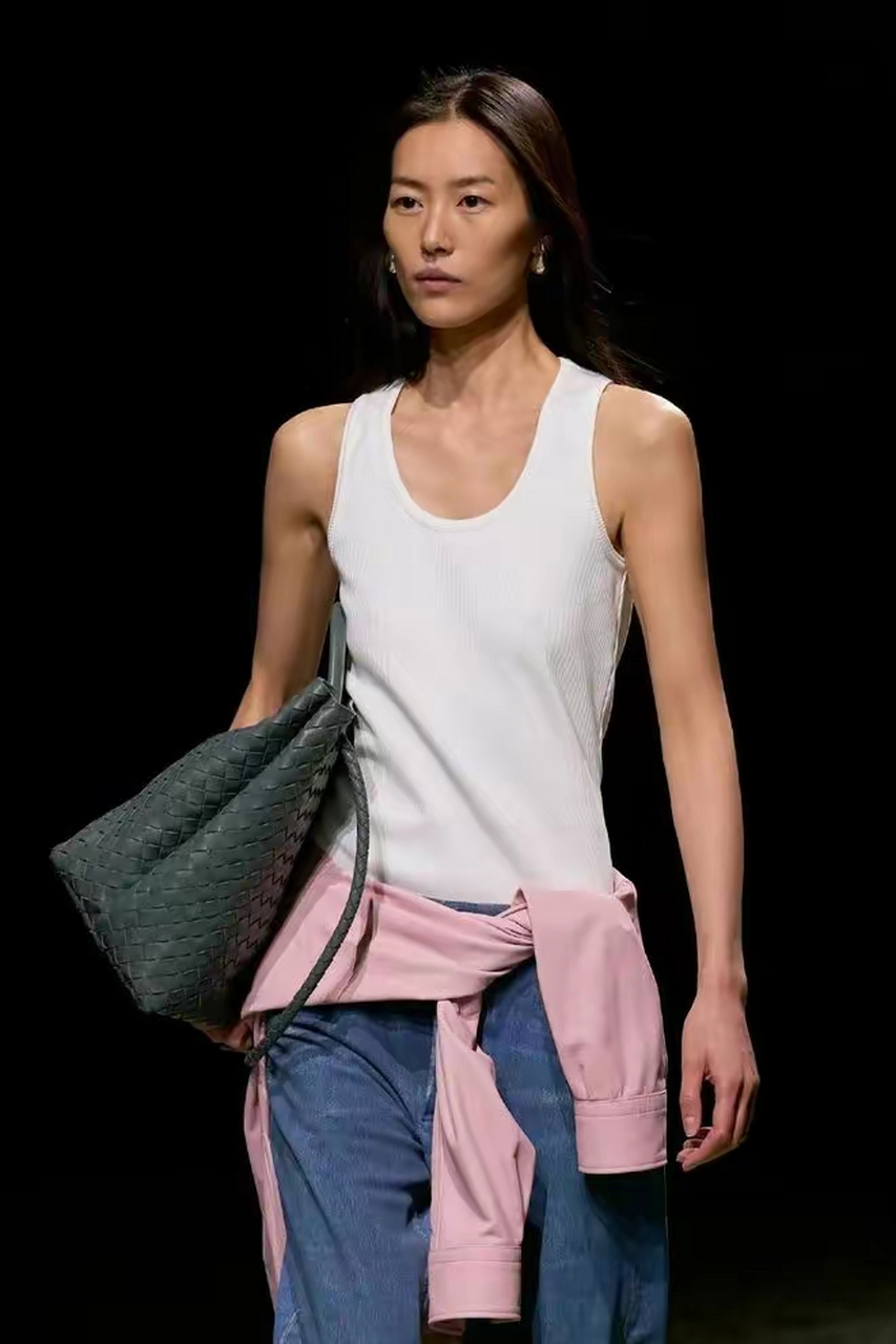 刘雯,作为中国最优秀的国际超模之一,米兰时装周,再现超模风采,真是今