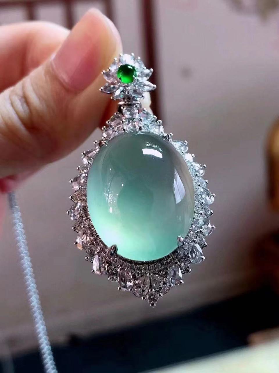 冰玻蓝晴蛋面,冰清玉洁,宛若晶莹晨露,饱满冰透#翡翠