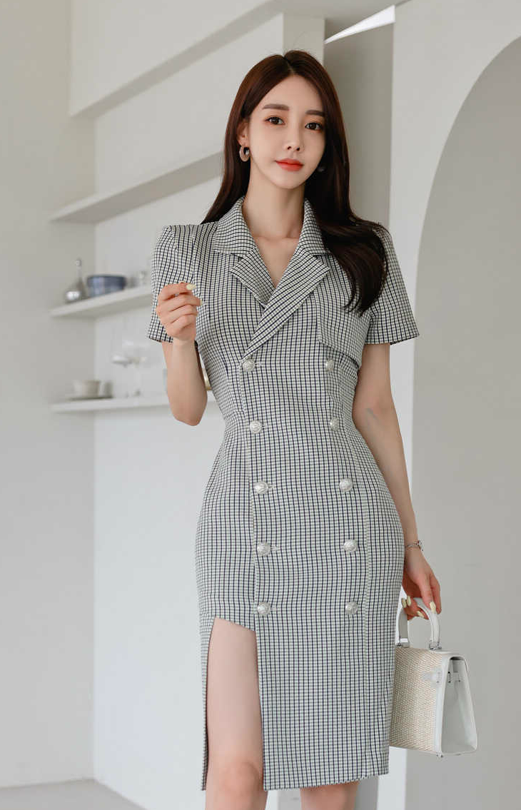 孙允珠二套职业装搭配,尽显成熟女性魅力与干练.