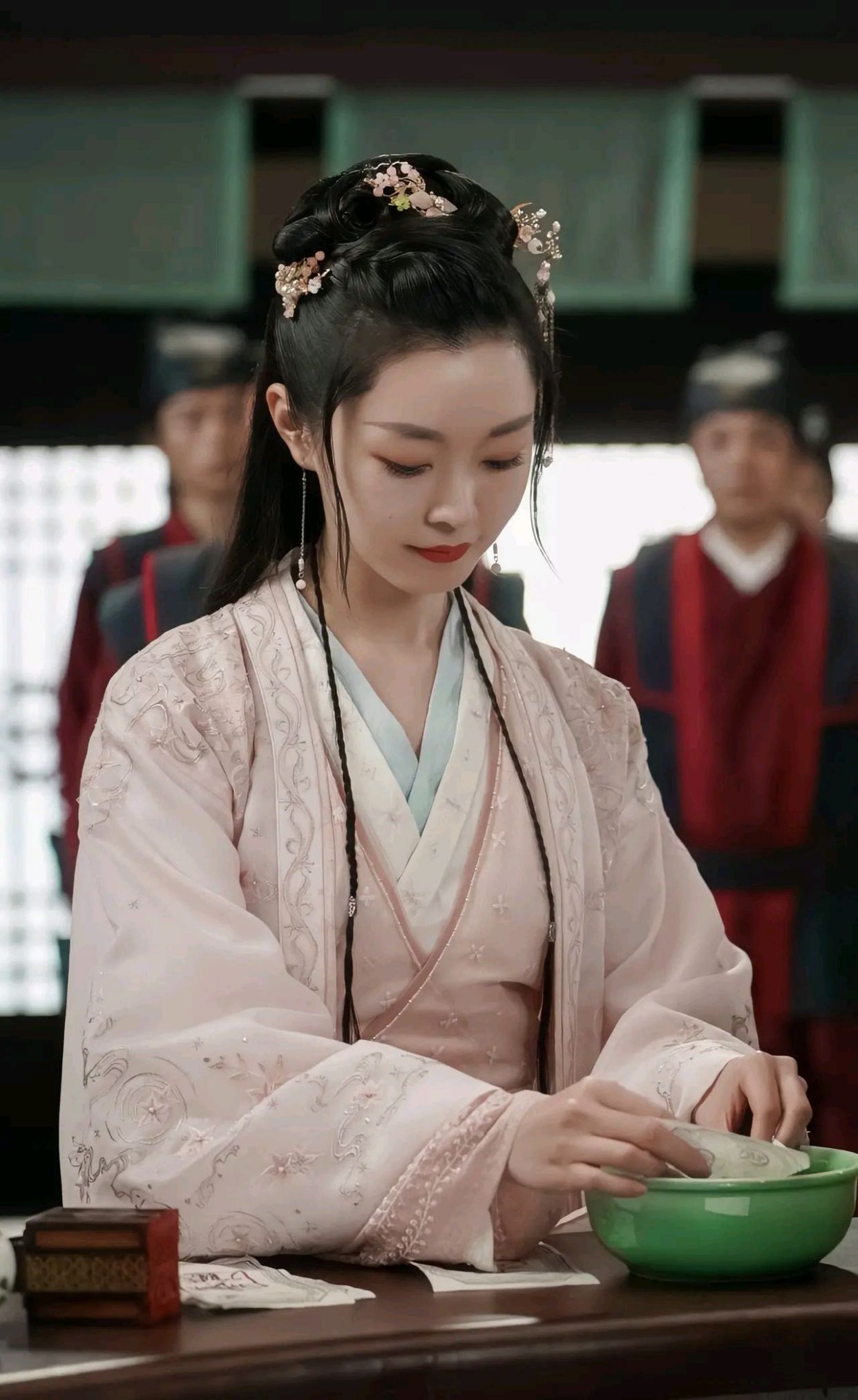 宋轶古装旗袍秀,风情万种