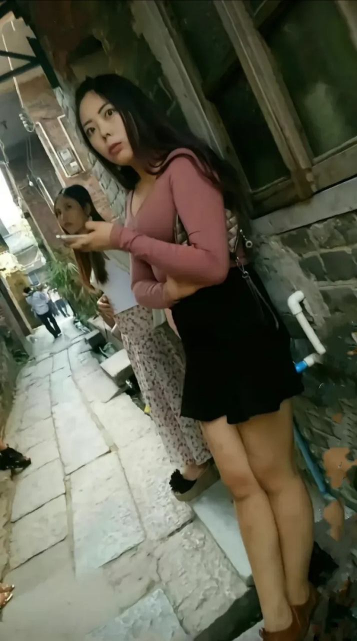 滋味小巷,廉价好吃的城中村快餐  在城市里,有许多隐藏在小巷子里的