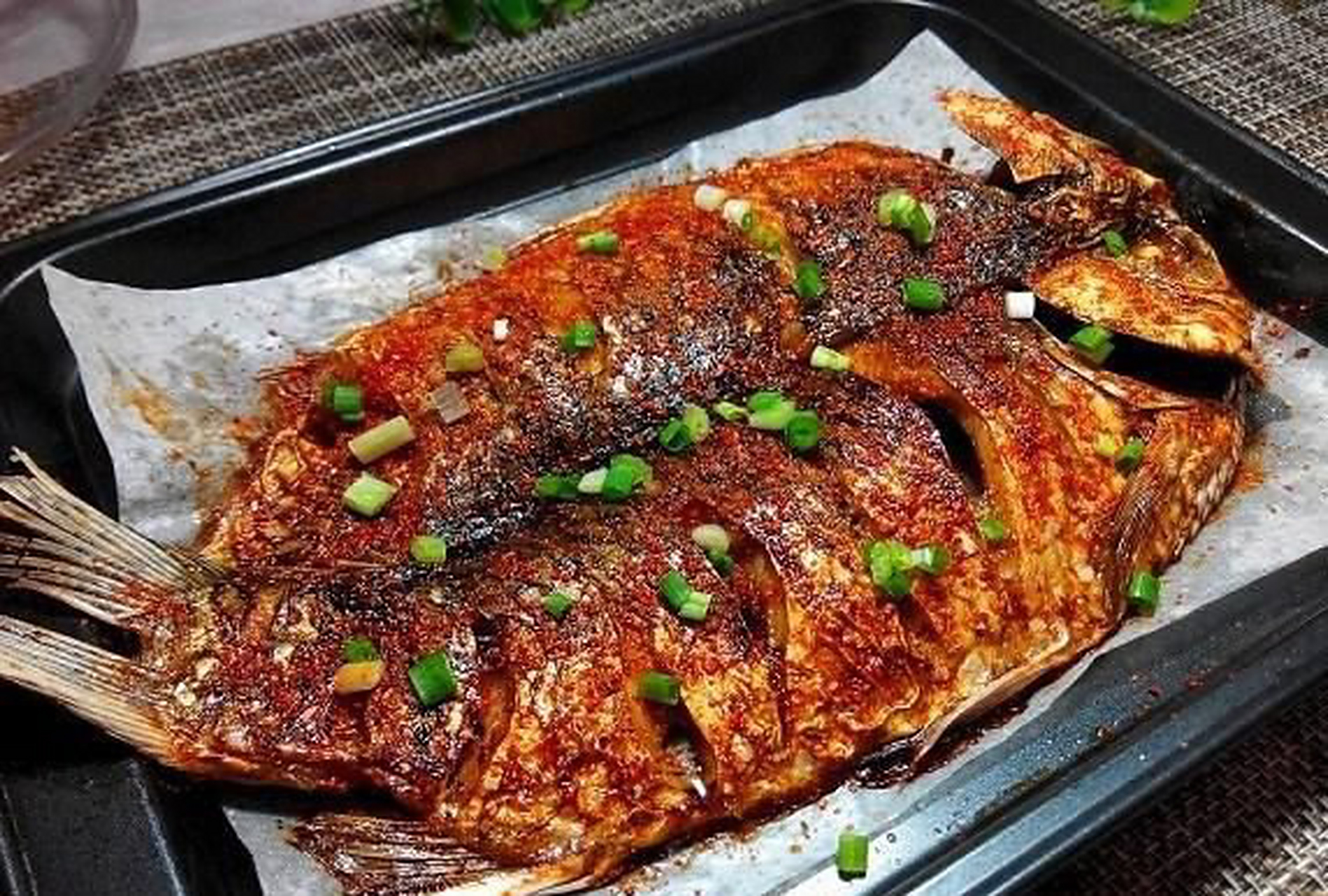 美食vlog# 这样做的香辣烤鱼真是太好吃了!  巨费饭!