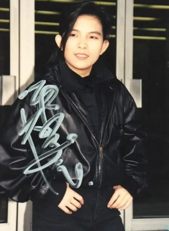 歌星潘美辰现状:过去与香港女星陈雅伦同居2年,现在54岁仍单身