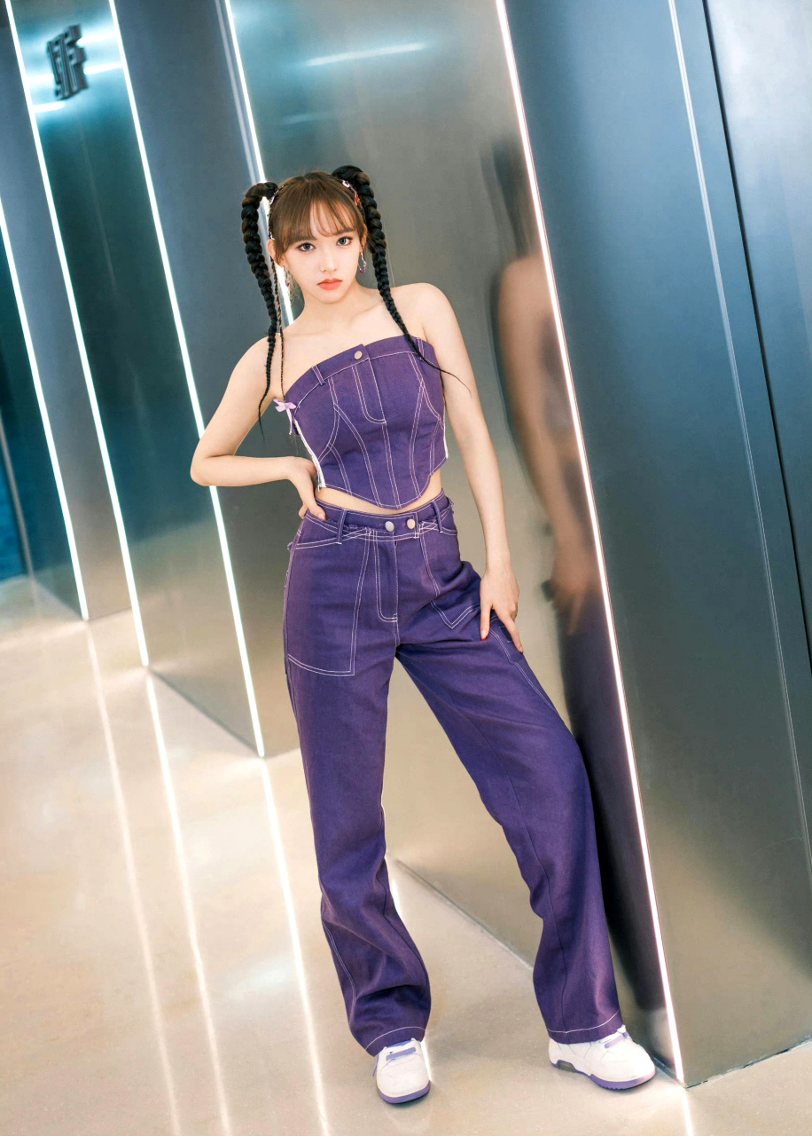 程潇双马尾休闲装