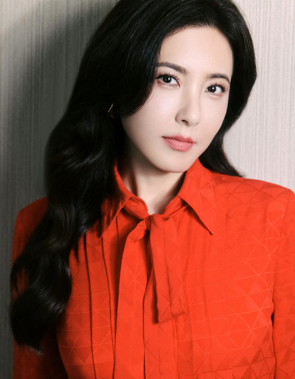 曾黎:谁说我今天像去参加婚礼了?