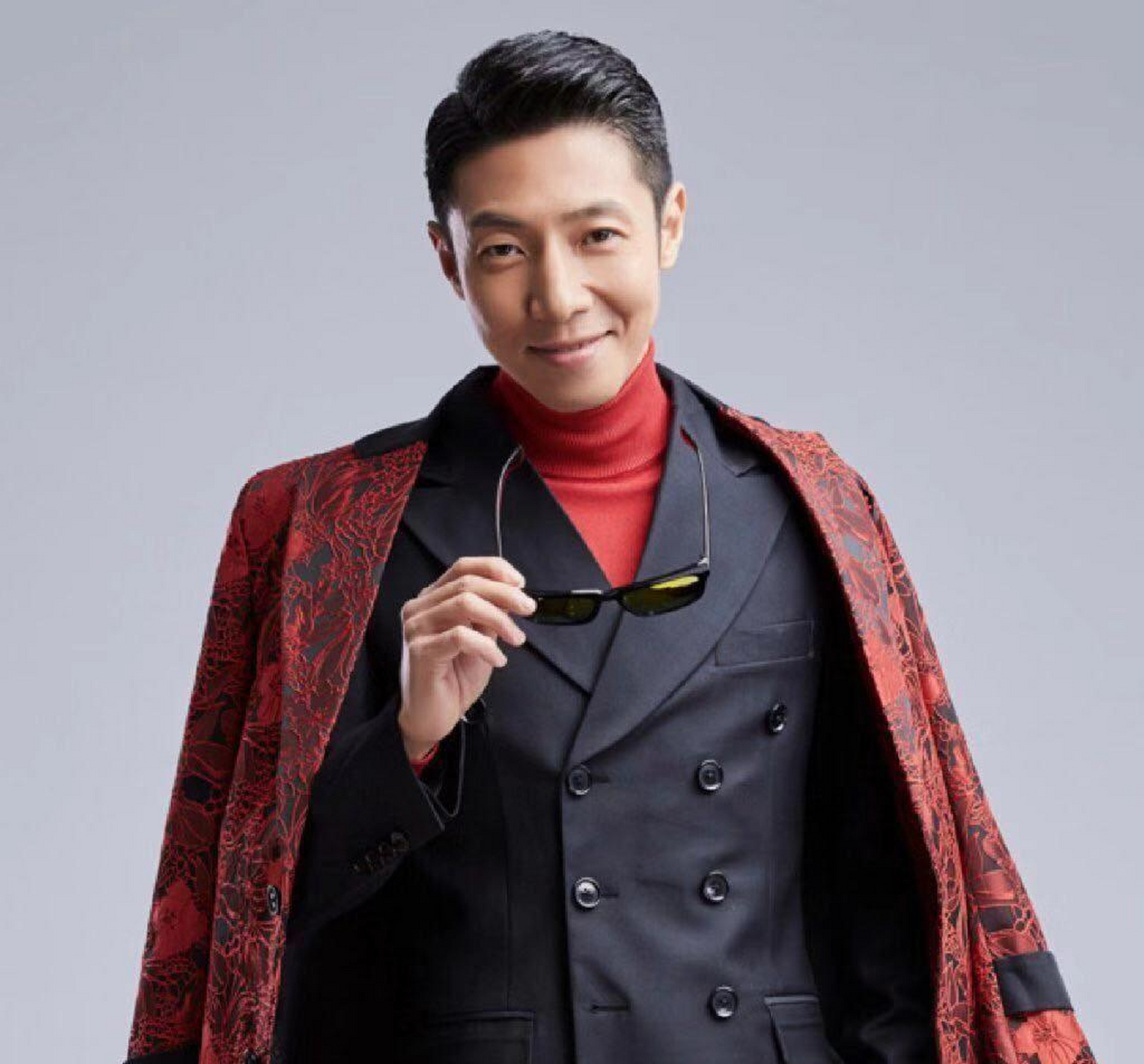 尼格买提听后笑疯啦 10月11日,撒贝宁原名叫啥?冲上热搜啦!