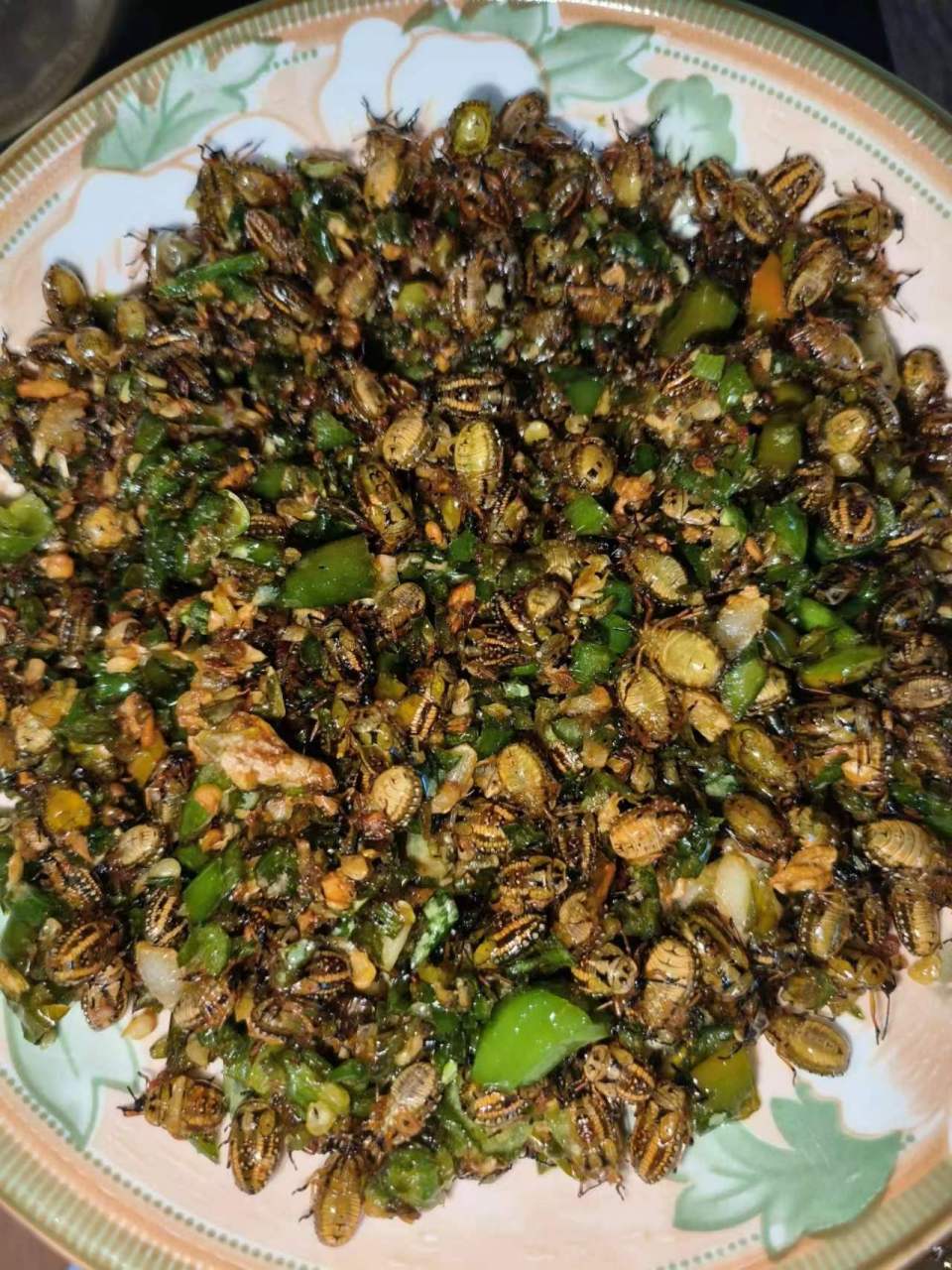 好家伙,打屁虫也吃,怎么下的去口[抠鼻]