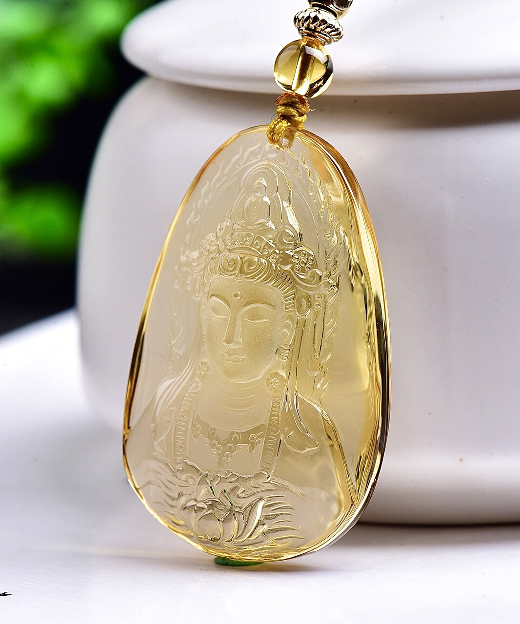 天然黄水晶观音菩萨吊坠,大师级雕工,晶体纯净.#天然黄水晶吊坠