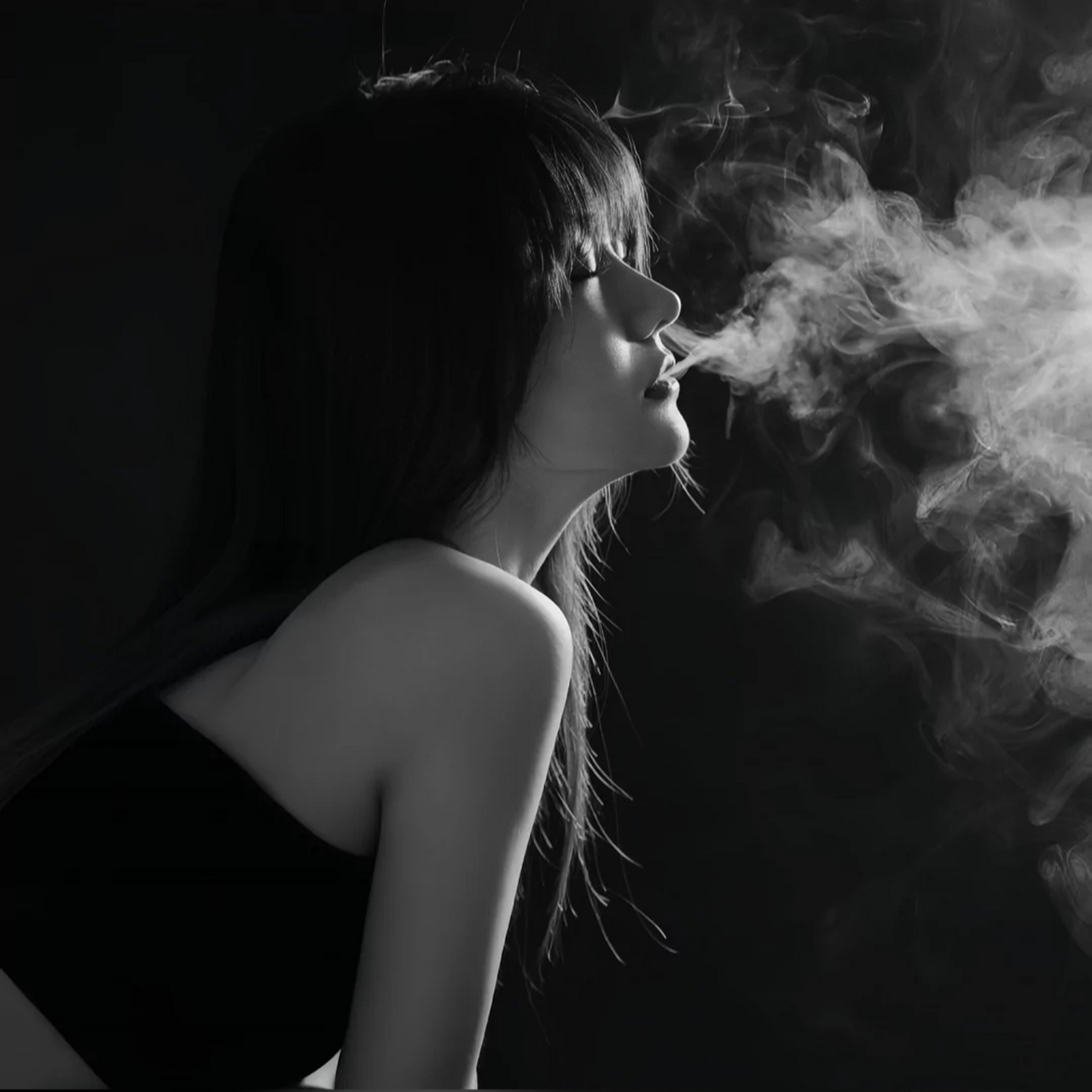 头像# #女生头像# #伤感# 孤独感拉满的伤感女生头像