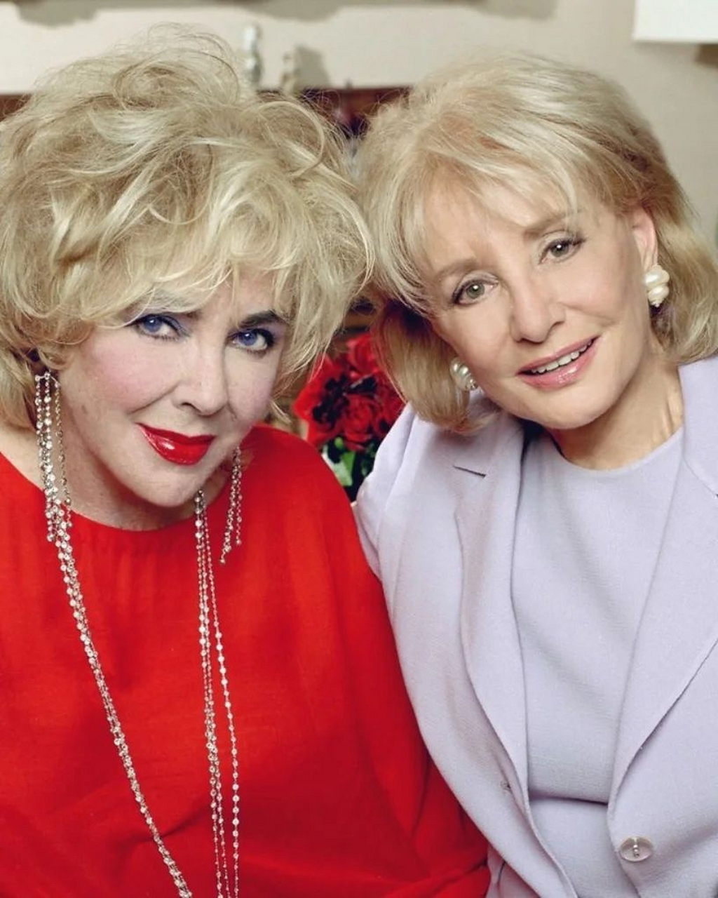 泰勒的紫罗兰色眼睛,在欧美人中也很少见[吃鲸]