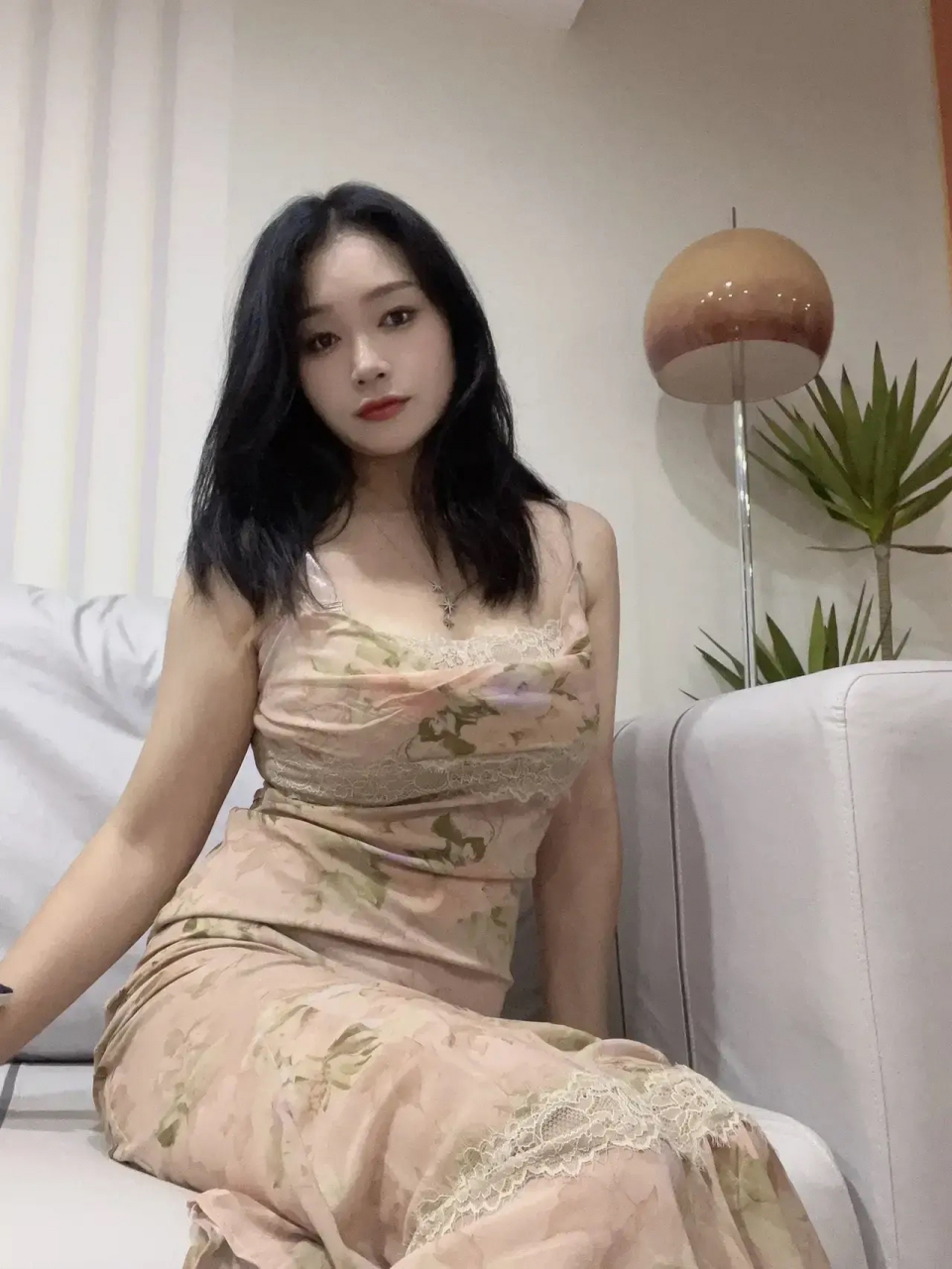 少妇最好看,来张照片看一看#我要上热门# #我们都爱聊八卦# #养眼美女