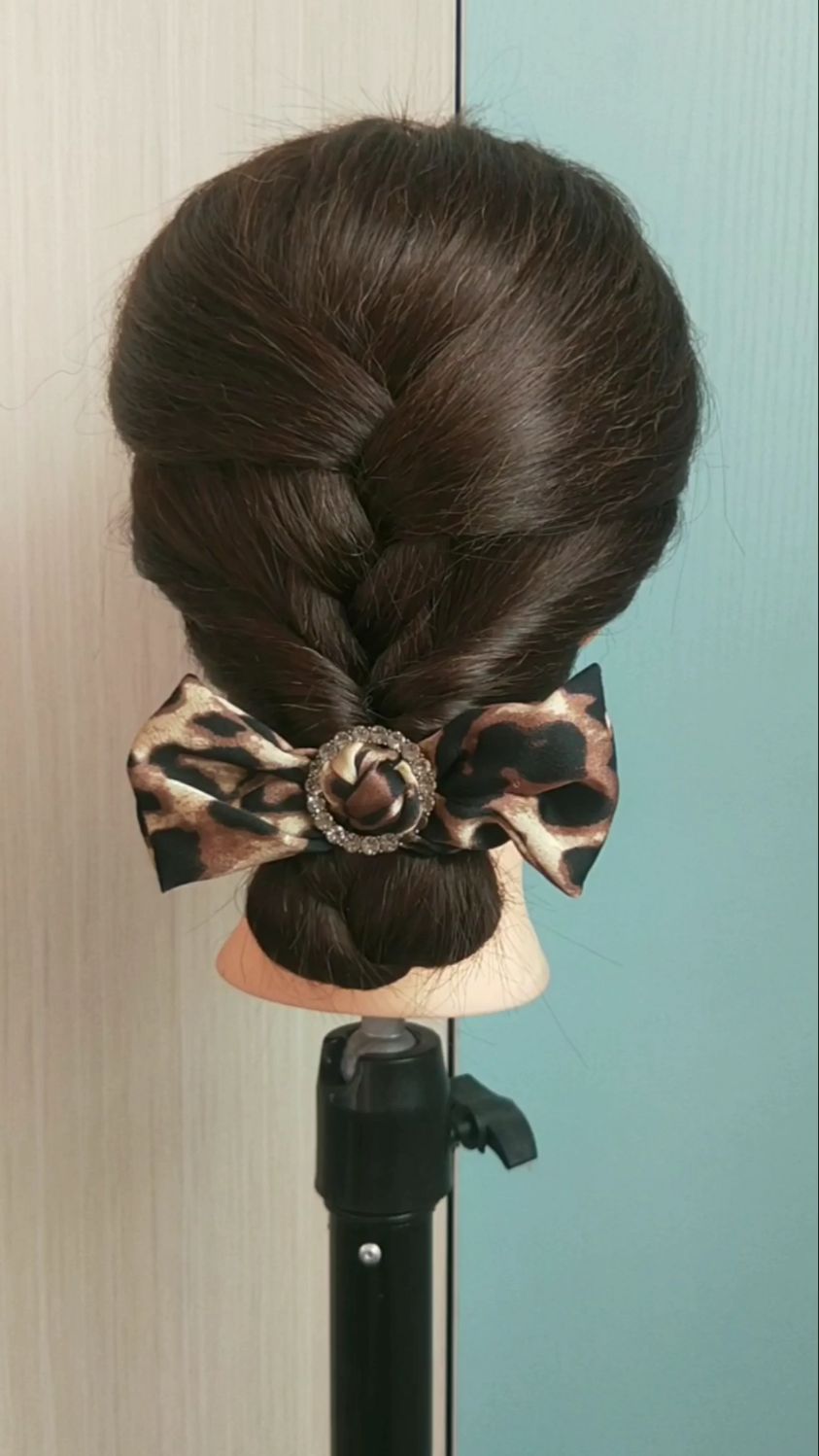 职场通勤优雅气质低马尾发型盘发教程