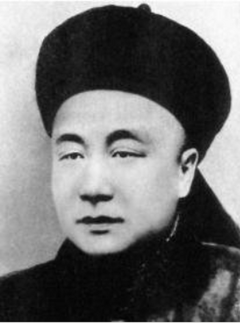 邓世昌 ,汉族,原名永昌,字正卿,广东广府人,广东番禺县龙导尾乡龙珠里