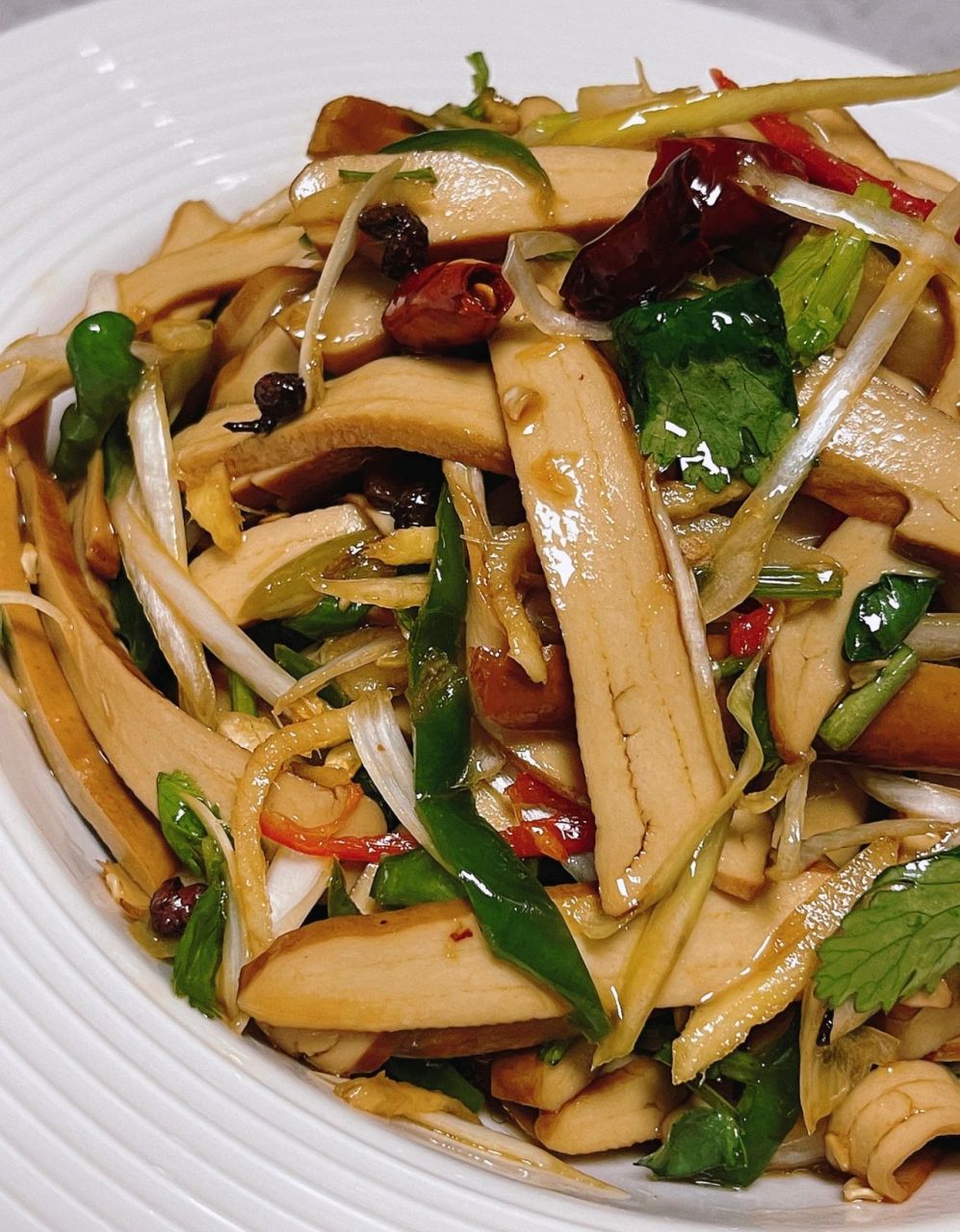 好吃到停不下来|||7815凉拌豆腐干 	 7815准备食材:豆腐干,盐