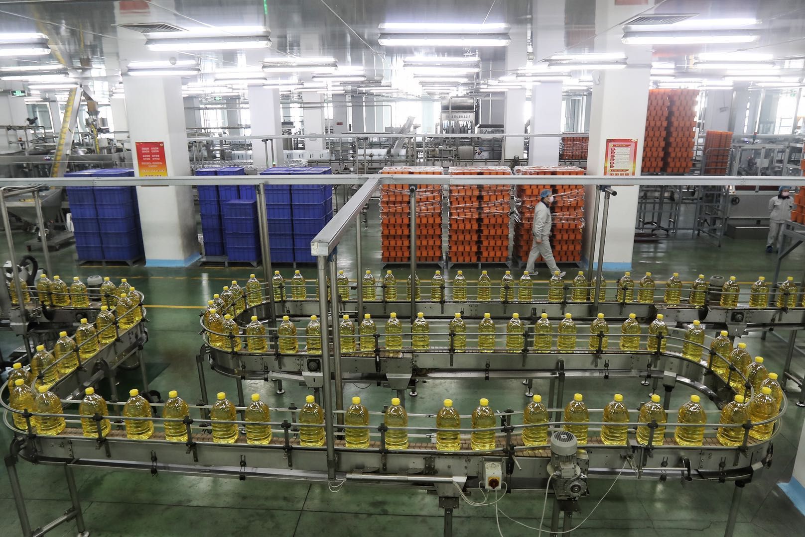 大豆榨油机的特点和注意事项