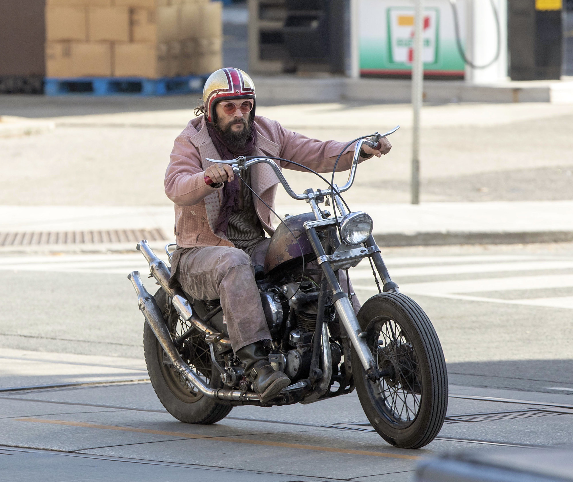 杰森·莫玛(jasonmomoa)多伦多最新骑摩托高清街拍