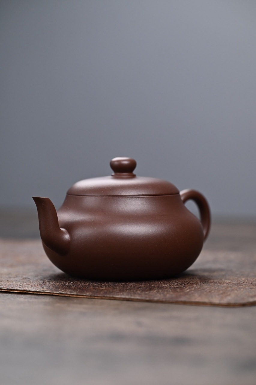 君德壶老紫泥·容量250cc·7孔出水· 老紫泥 泥料易泡养 温润细腻