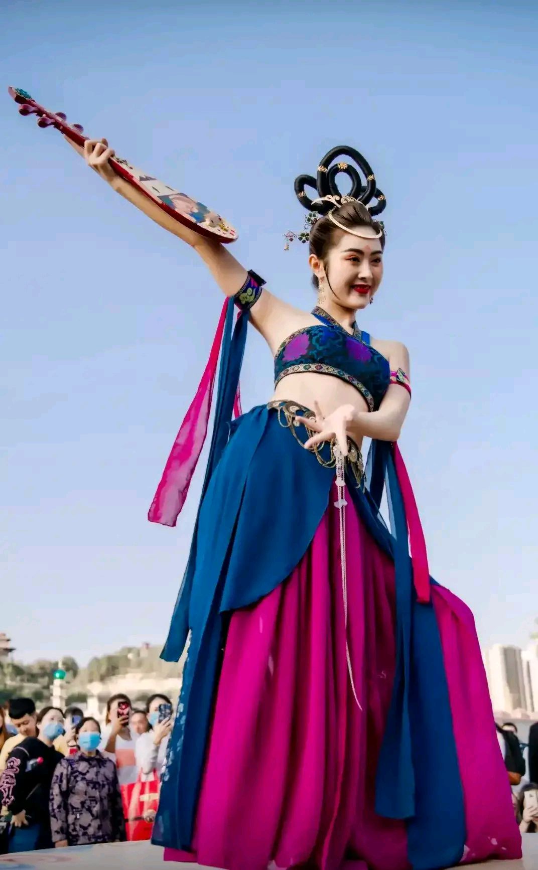 舞蹈优美,舞姿优美,好像仙女下凡,漂亮.