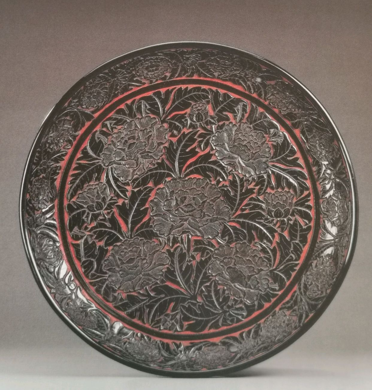 著名拍卖公司释出的漆器艺术品(中)—佳士得2005香港秋拍杂项篇