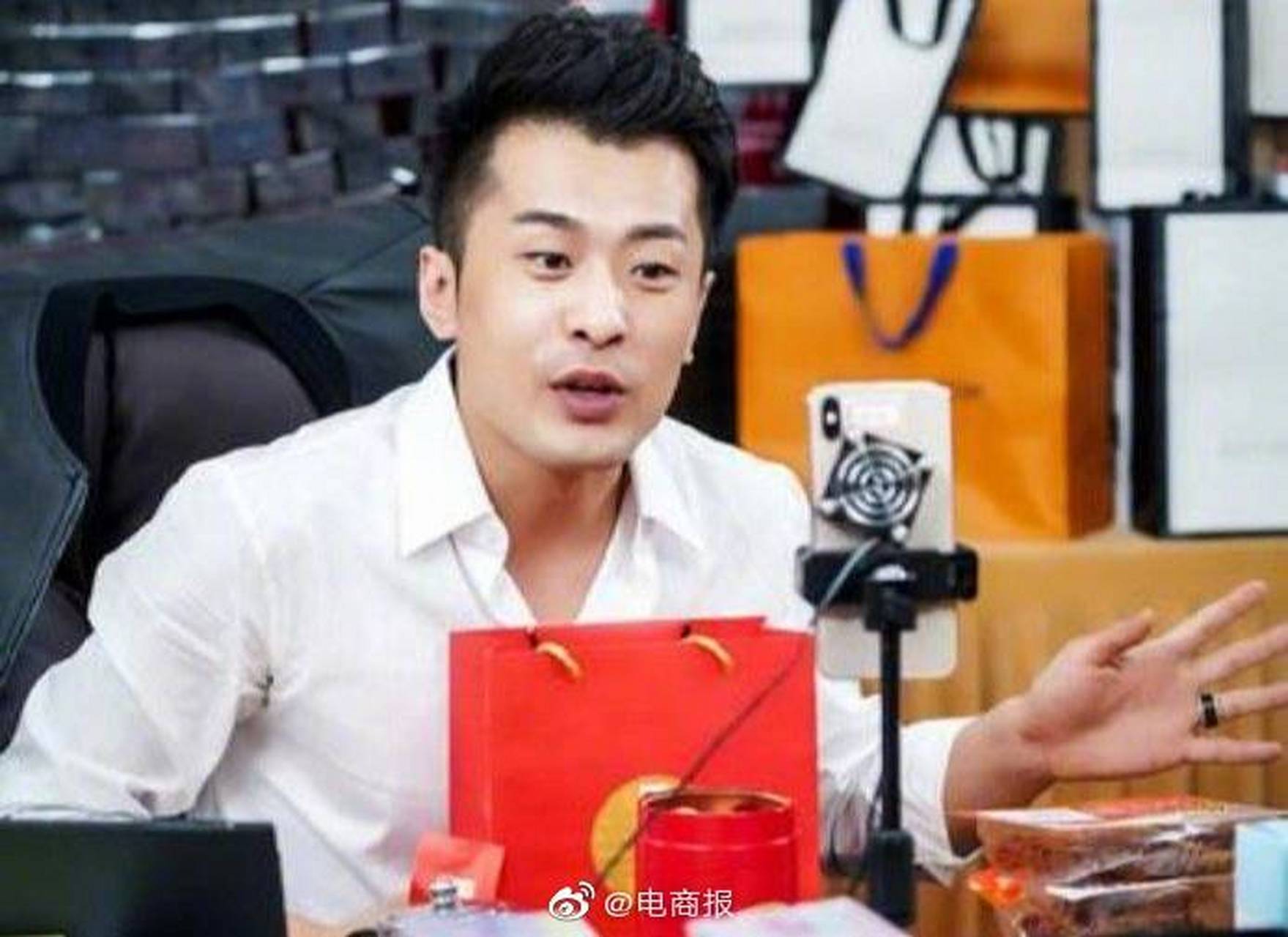 【网红辛巴入股上市公司】9月16日,起步股份有限公司公告称,公司控股