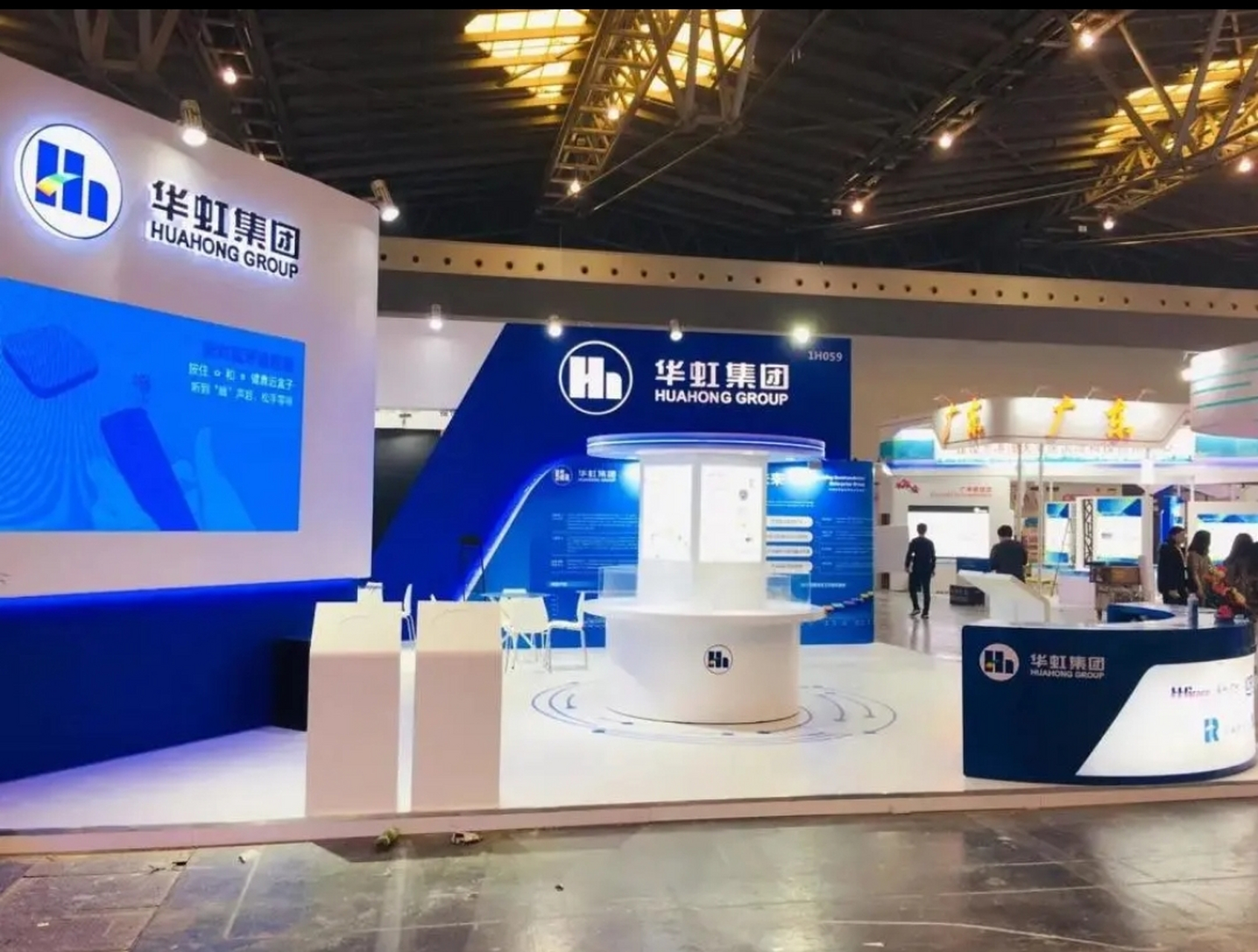 华虹公司将于本周二申购,其港股简称为华虹半导体,公司是全球领先的