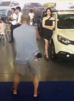 终是身无分文,辜负小巷俏佳人