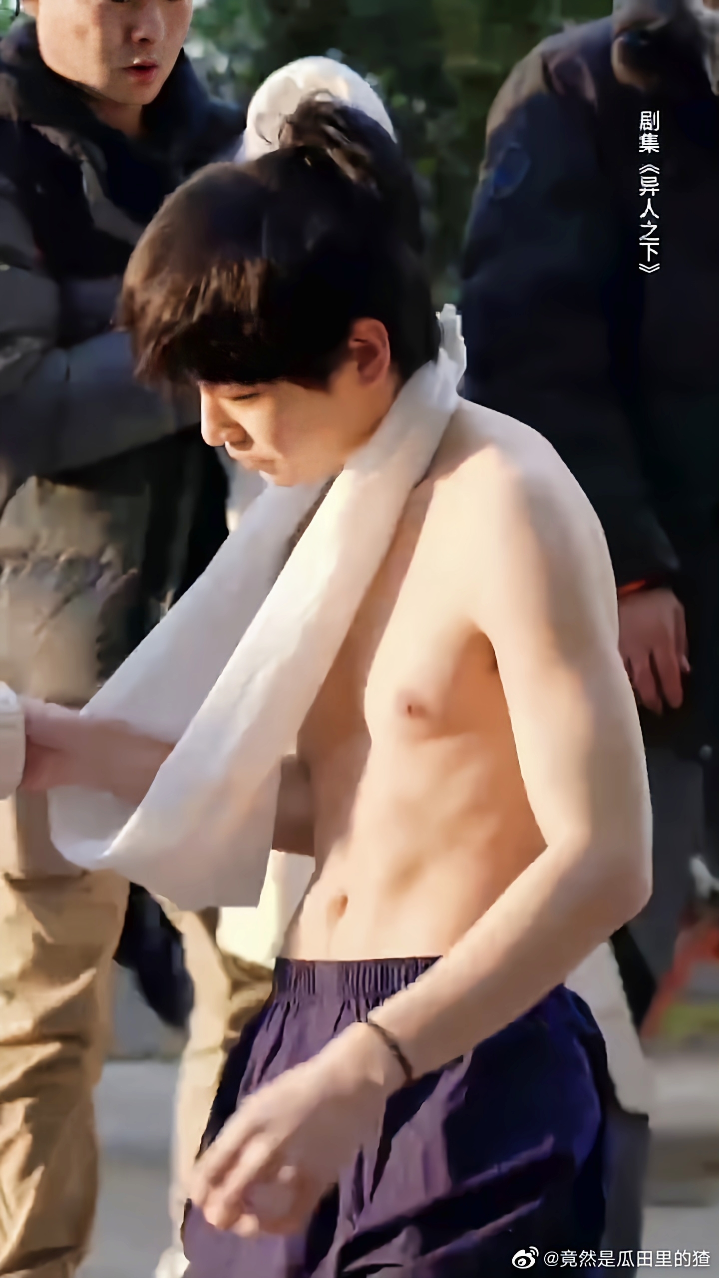 彭彭竟然有六块腹肌了!