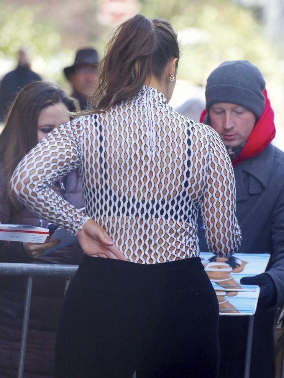 著名大码模特阿什利·格雷厄姆(ashley graham).