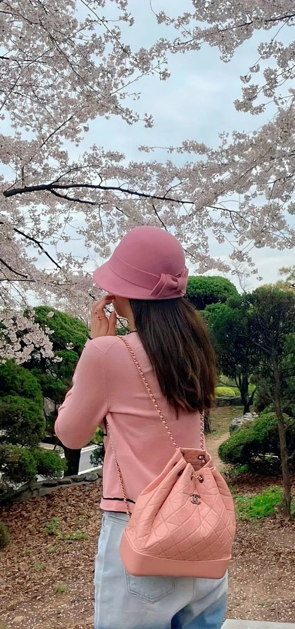 更新妮妮壁纸啦!樱花开了,妮妮和花一样绽放了#jennie