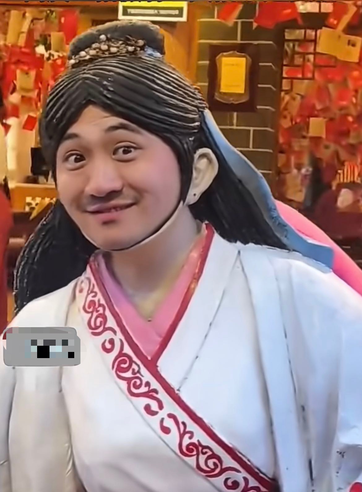竟然没有一点是多余的[吃鲸]直接就是按照他的脸型做的模子