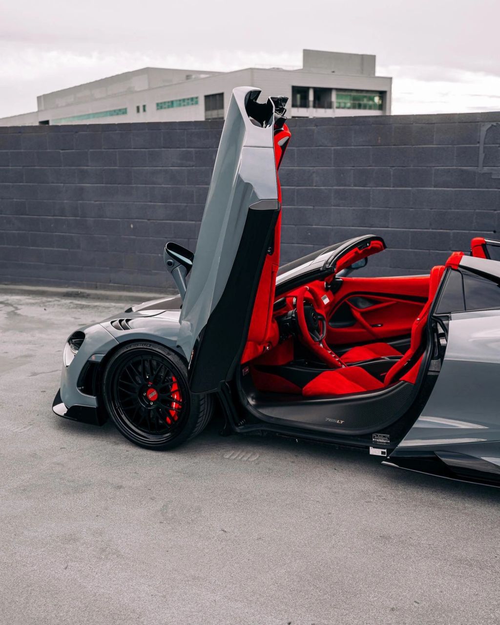 迈凯伦史上最强敞篷车   迈凯伦765lt spider