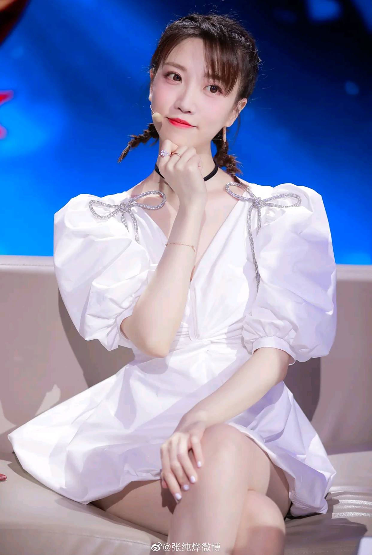 张纯烨:明媚皓齿,清纯动人