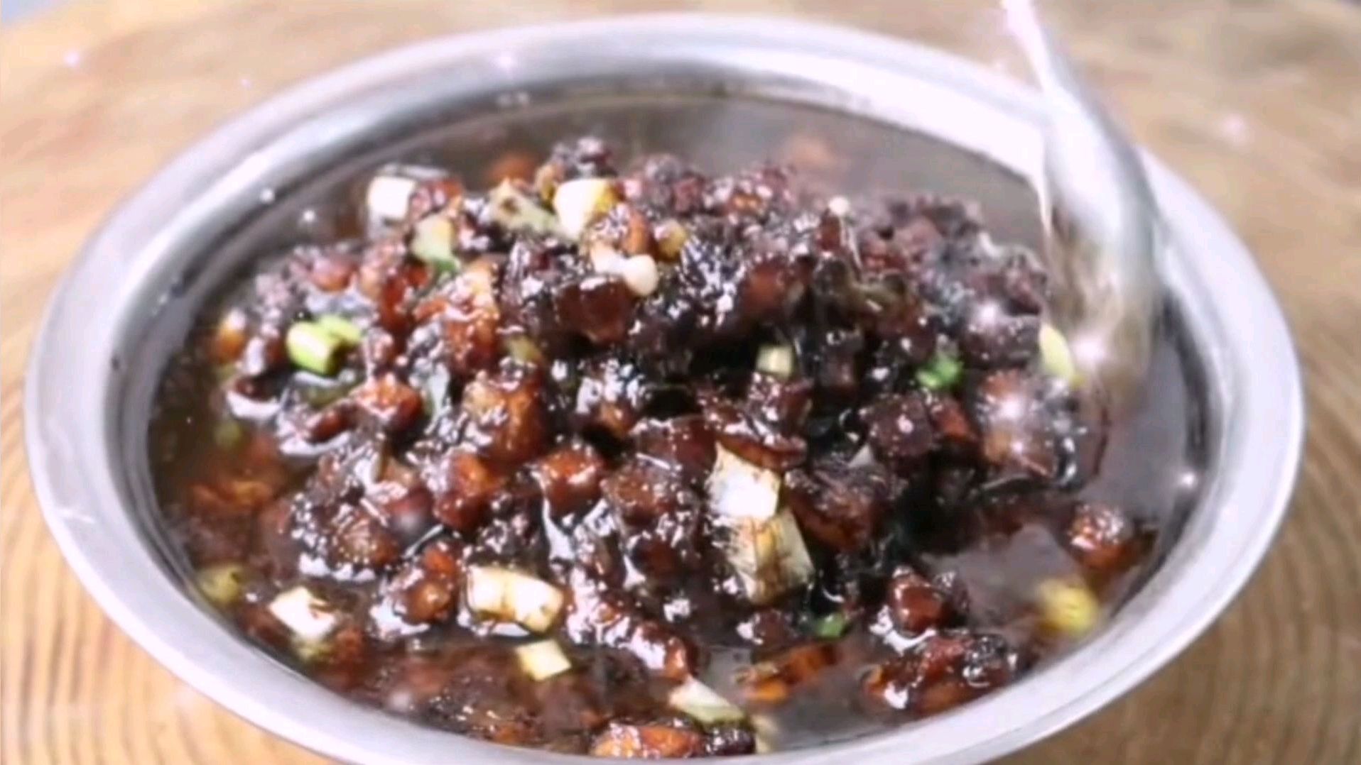 炸酱面的酱怎么做才好吃 大厨教你详细的制作方法商用在家做皆可