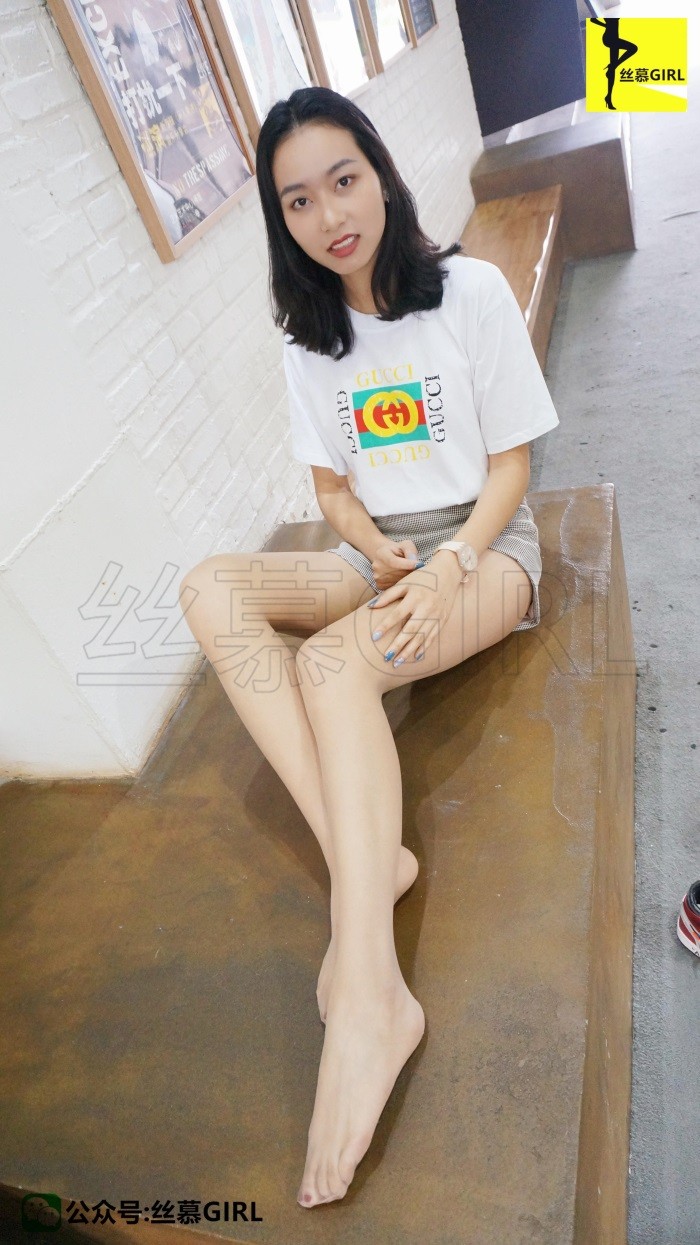 丝慕写真 第003期 模特：三万姐《秋风黑丝与长腿的故事》[87P/116MB]的插图