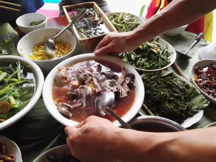 拿茶叶腌制（茶叶腌肉配方）《用茶叶腌制肉类》