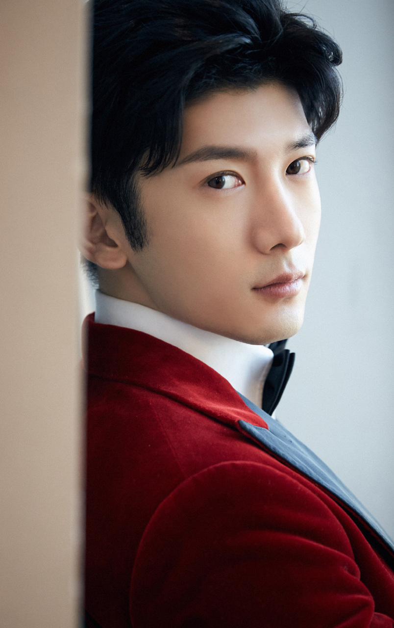 就是街舞6》嘉宾:陈伟霆 2:女星出道前体重超标,经纪人让她用 容启堂