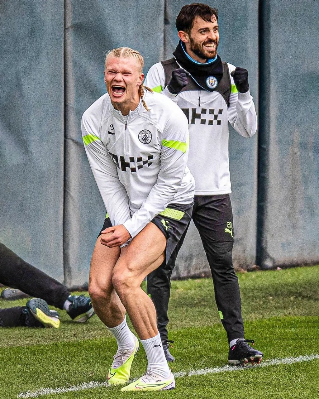 哈兰德这孩子笑成这样 你们说是某哈笑点低还是发生的事情太搞笑了