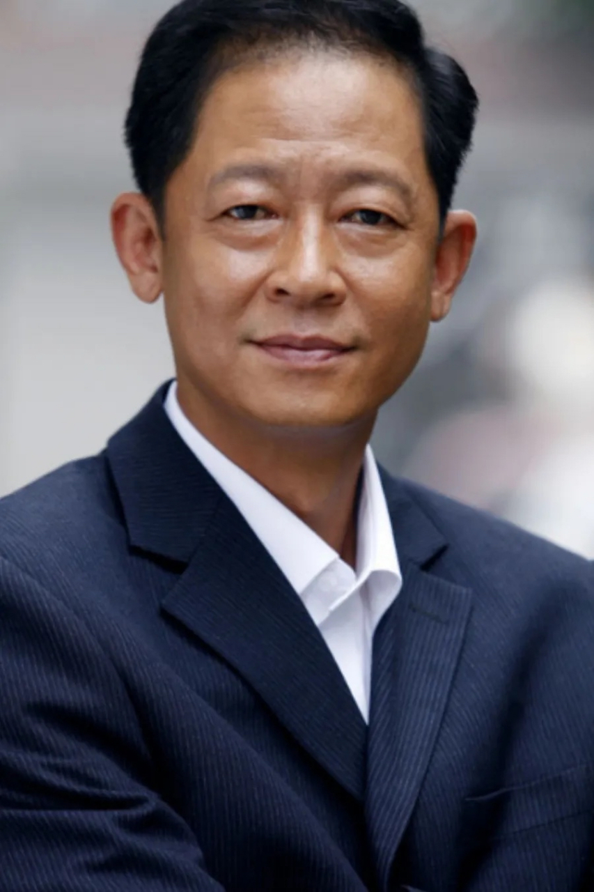 2000年,演员王志文在参加金鹰奖答谢典礼时,与一位女记者发生了口角.