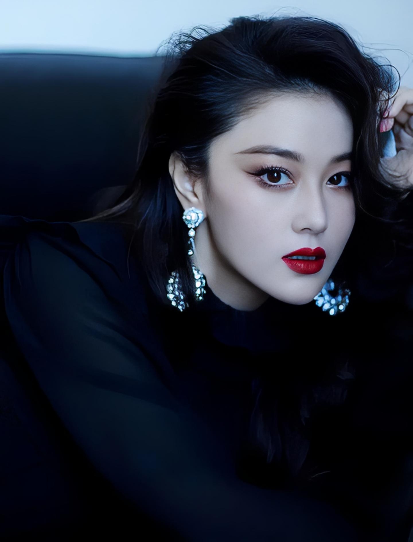 张曦予最新写真,优雅知性御姐风大美人