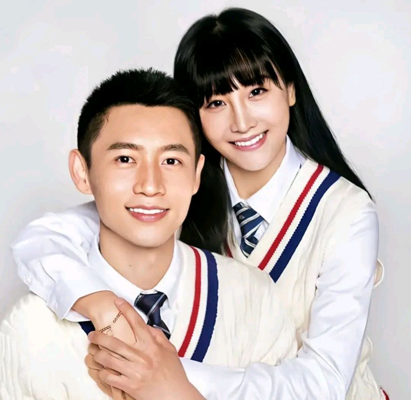 娶了圈外老婆的男明星 1.魏晨.老婆于玮. 2.刘烨.老婆安娜. 3.郭涛.