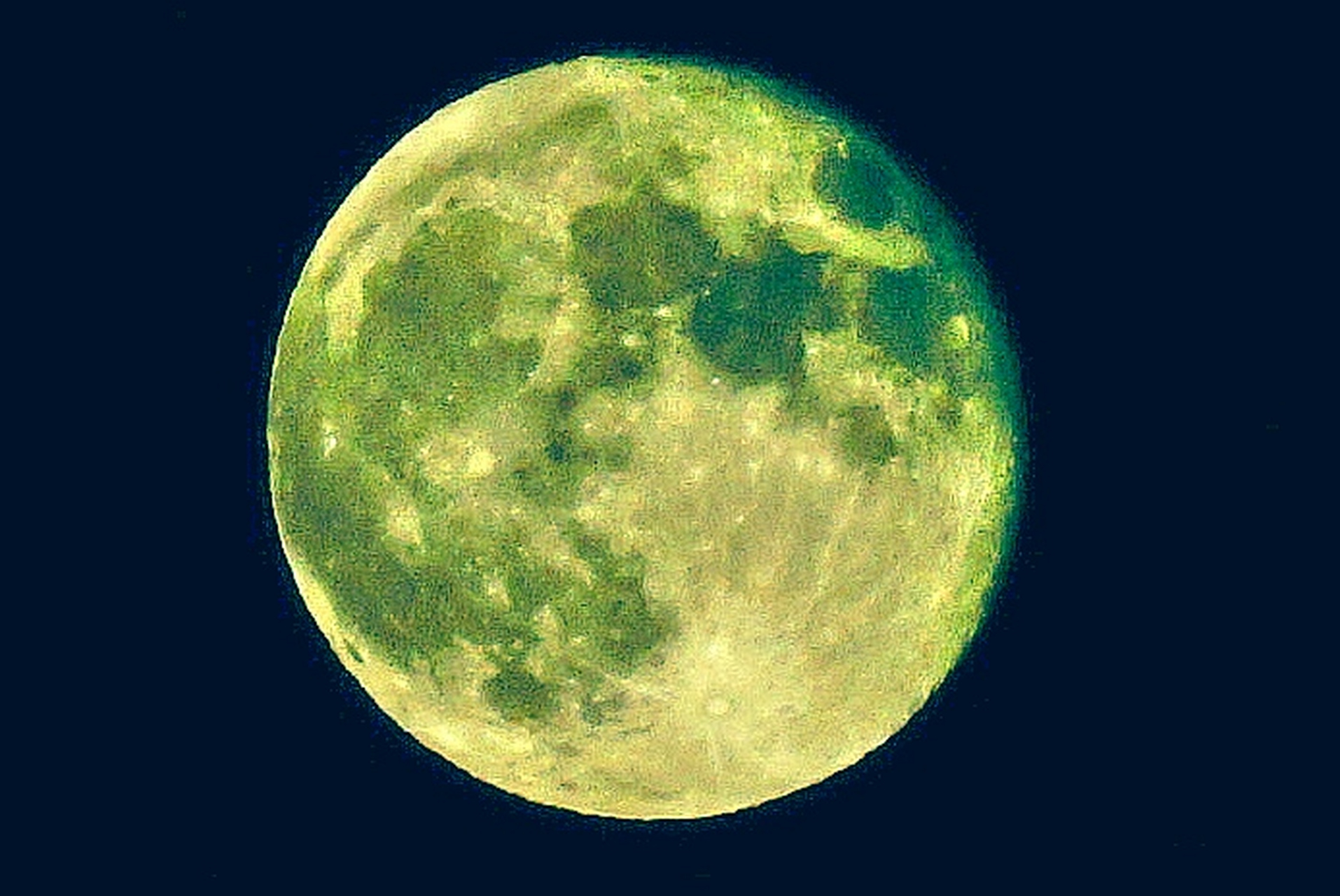 八月十六的月亮图片图片